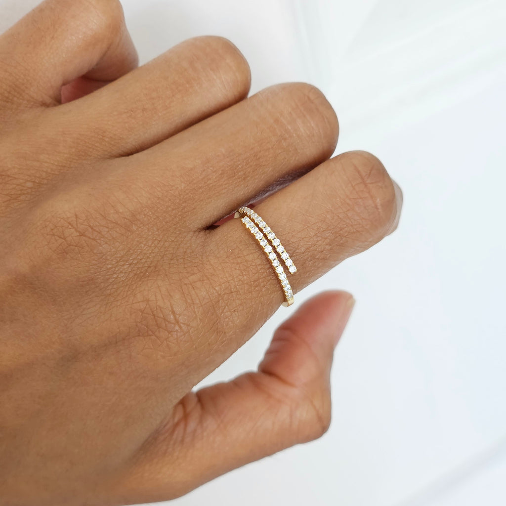 dainty Crossover Diamond Ring