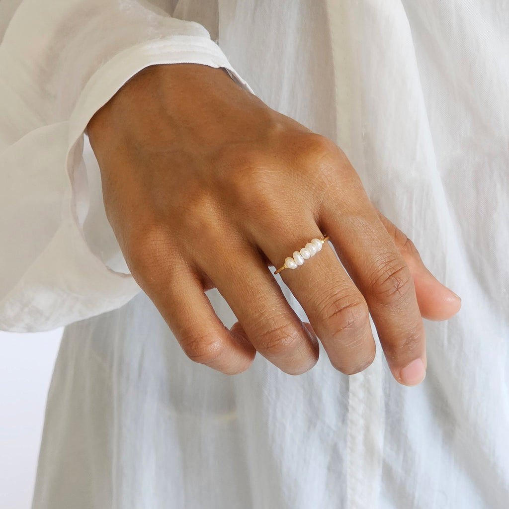 Dainty Pearl Ring