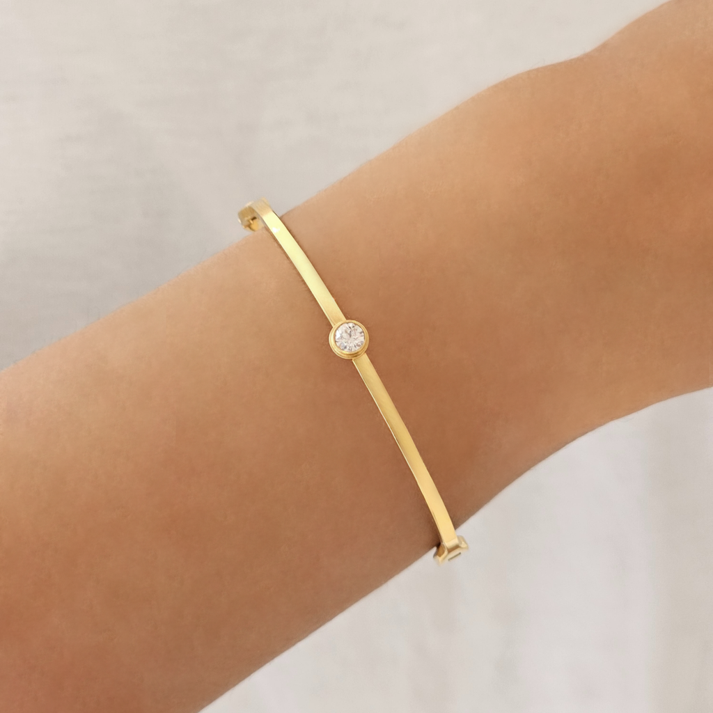 Solitaire Diamond Bangle Gold