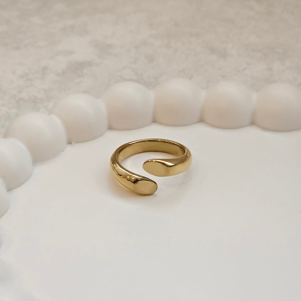 Chunky Crossover Ring