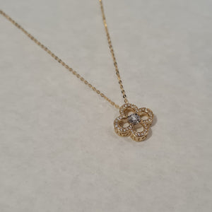 Solid 18K Gold & Diamond Clover Necklace, fine jewellery, real solid gold clover necklace, real solid gold layering dainty jewellery, gifts for her, luxury gifts for her, valentines